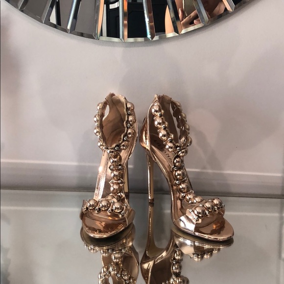 Stunning High Heels - Picture 2 of 6